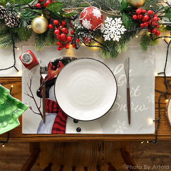 Röd Snögubbe Låt Det Snöa Vinter Underlägg Set om 4, 12x18 Tum Säsongsbetonad Jul Semester Bord Underlägg för Fest Kök Matplats Dekoration Silver