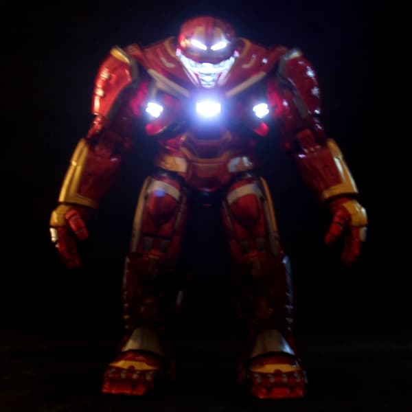 Boxad rustningsdräkt actionfigur inspirerad av Sci-Fi Hero-serien, PVC-samlarobjekt för jubileumsutgåva