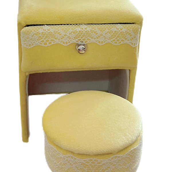 1/2 Chic smycken case för flickor Kvinnor Ringar halsband Desk Cream Yellow 1Set