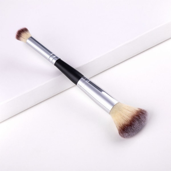 Makeup Brushes Dual-ends Foundation Brush Concealer Brush Perfekt för alla utseende Idealisk för vätska Black and silver