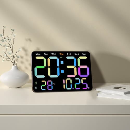 Digital kalenderklocka med stor lättläst display, tid, veckodag och datum – grön