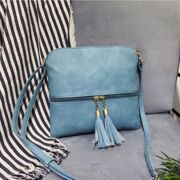 Tassel Charm Crossbody Väska Blå