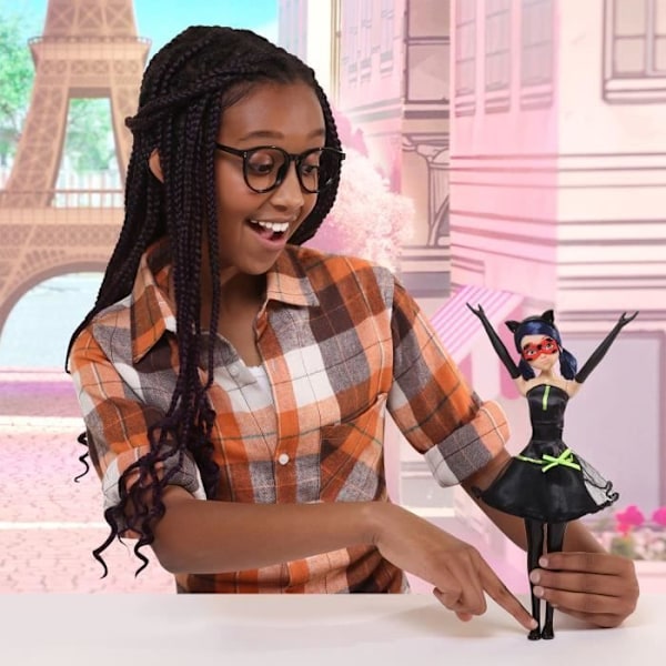 Poppu Ladybug Transformaatio - BANDAI - Miraculous 26 cm - Vaatevaihto röd svart