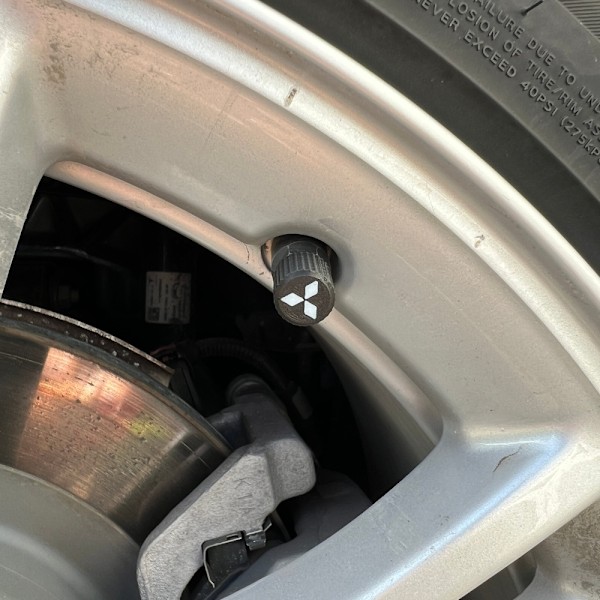 6x Bilhjul Däckventilkåpor Däckfälgstamskydd för Mitsubishi Svart M