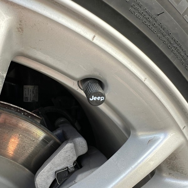 6x Bilhjul Däckventilkåpor Däckfälgstamskydd för Jeep Svart M