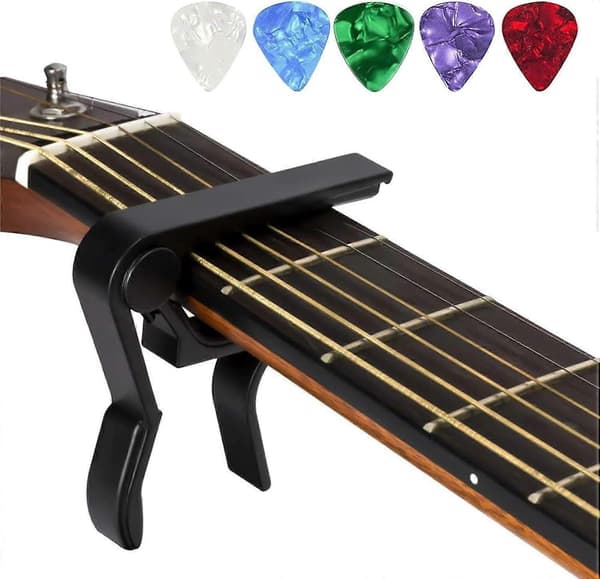 Gitarr för akustiska och elektriska gitarrer med 5 plektrum (Svart)