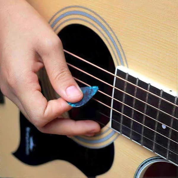 Gitarr för akustiska och elektriska gitarrer med 5 plektrum (Svart)