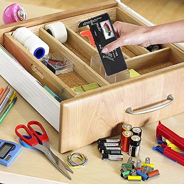 WUJUN Analog Batteritester Multi Størrelse Batteritjekker til AA AAA C D 9V 15V Knapcellebatterier (Kræver Intet Batteri til Drift)
