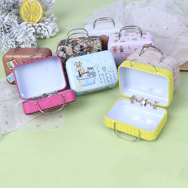 Mode Metall Mini Resväska För Dockor Miniatyrleksaker Trunk Dollhouse Dekoration Pink A0