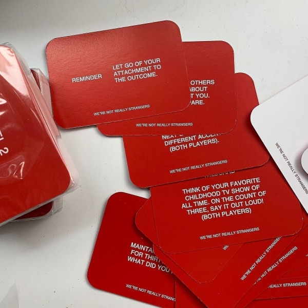 \"We're Not Really Strangers Card Game - Et interaktivt kortspill for voksne og icebreakere-WELLNG\" We're Not Really Strangers 2