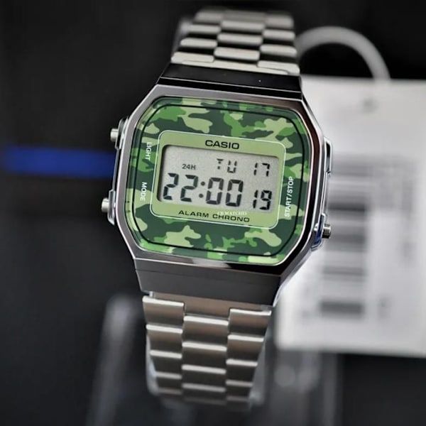 Ur - CASIO - Illuminator - Timing - Daglig alarm - Vandmodstand 10 Atm Silver