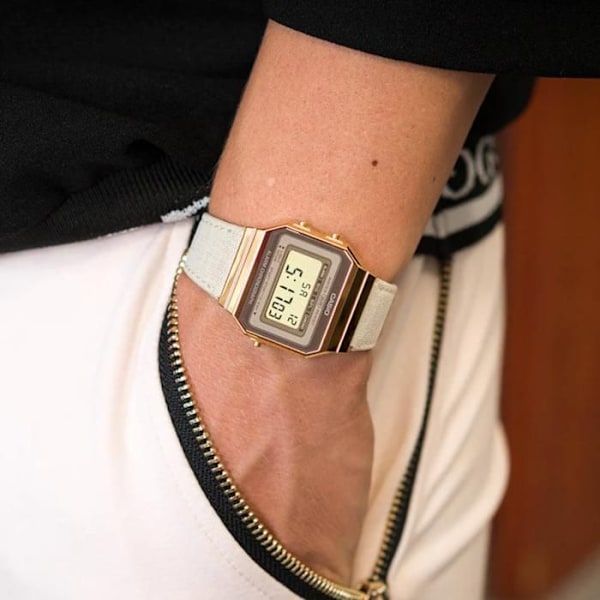 CASIO A700WEGL-7AEF unisexklocka - Quartz - Digital - Grå tygrem Grå