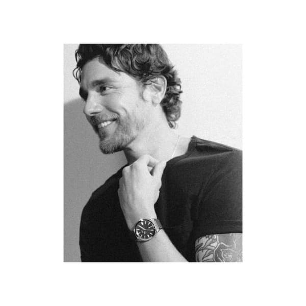 En herrklocka FOSSIL FS6115, marinblå, mode stil.