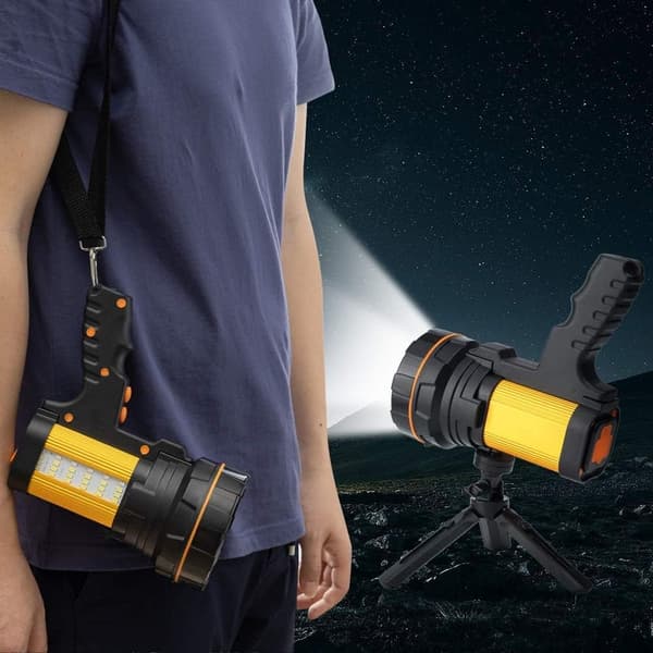 Erittäin tehokas LED-taskulamppu, USB-ladattava taskulamppu, suuri 4