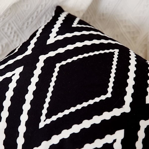 2 kpl mustavalkoinen boho-tyynyliina 45*45 cm Aztec Geometric
