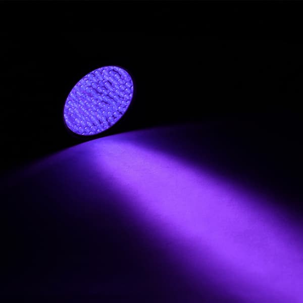 UV-taskulamppu 100 LEDillä - suuri