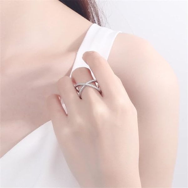 Criss Cross Ringer, Justerbare Criss Cross Ringer for Kvinner Cubic Z