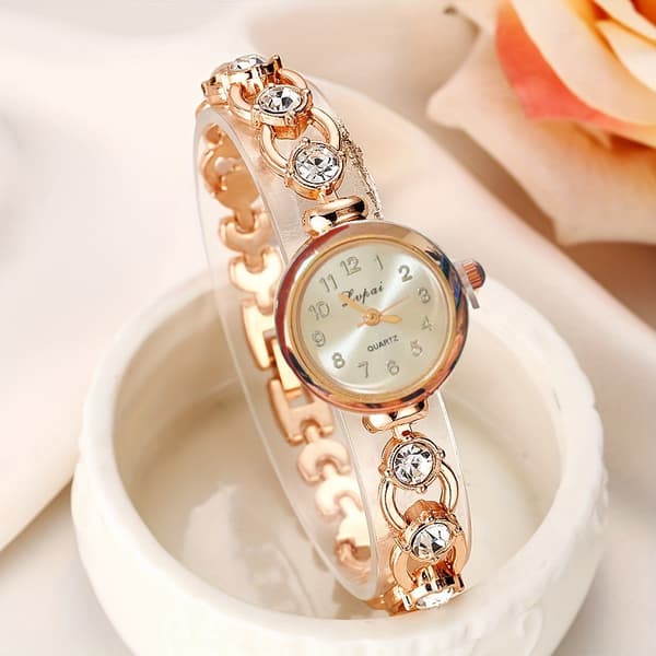 Stilfuldt dameur med strass