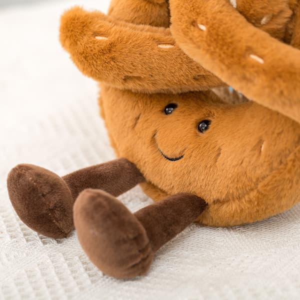 Mjuk tecknad karaktär pretzel docka plysch mat leksak fylld Decora