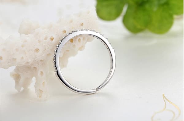 Simulert diamant stabelbar ring evighetsbånd for kvinner
