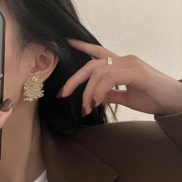 Design Flätade Texturerade Stud Örhängen Hypoallergena Unika Eleme