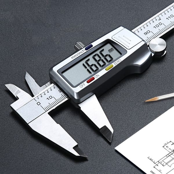 Elektronisk skyvelære med digitalt display 0-150 mm (sølv)