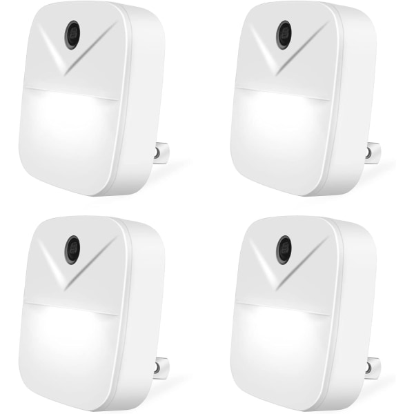 Night Light Plug-in Smart Light -pakkaus, jossa on 4 automaattista käynnistystä ja sammutusta