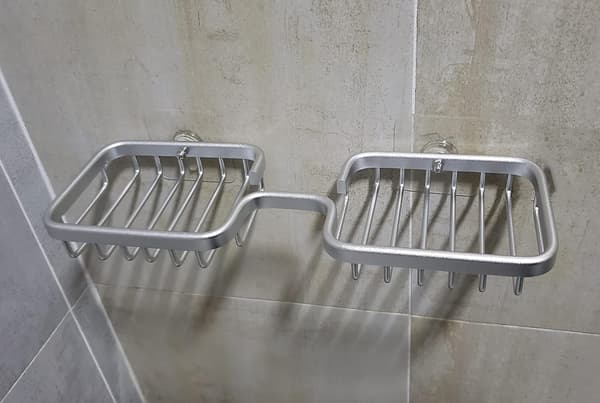 Matchende dusjhylle, ingen boring, aluminium og plast, andre S