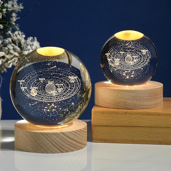 Glødende planetarisk galakse astronaut krystallkule nattlys USB