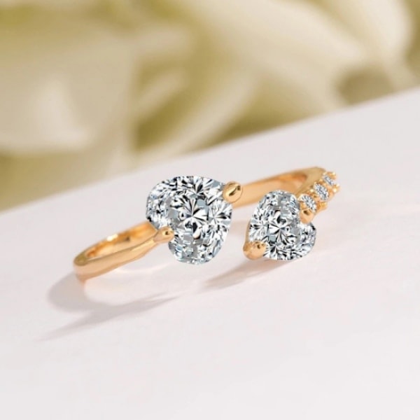 Guldring - Dobbelt Hjerter & Strass / Hvide Krystaller - Justerbar Guld