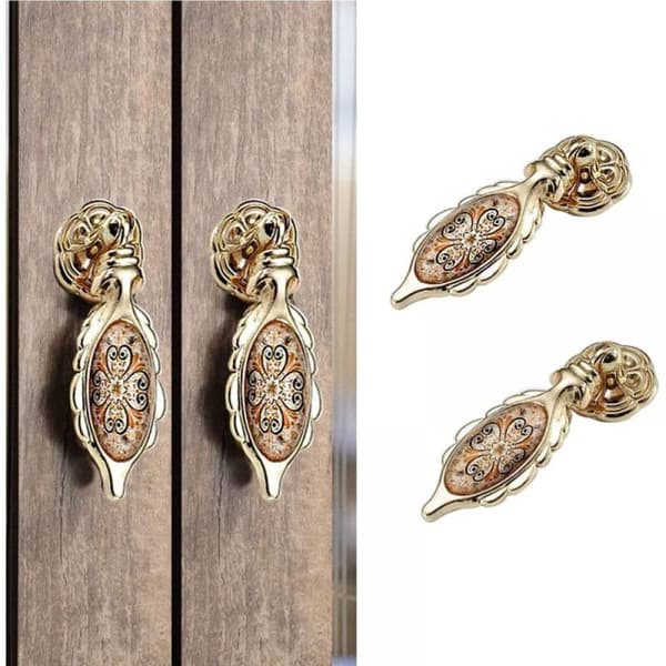 Set med 2 Droppformade Knoppar i Zink-Legering, Möbelhandtag, Antik Stil