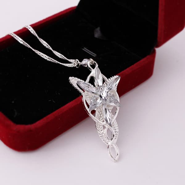 Halsband Sagan om ringen silverpläterad Silver