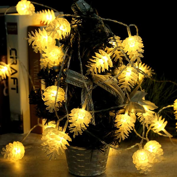 Julgran ljusslinga med tallkottar