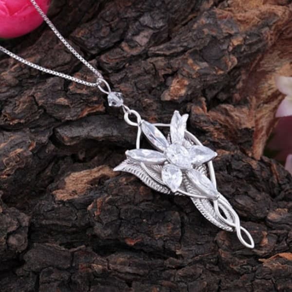 1 st halsband Sagan om ringen silverpläterad