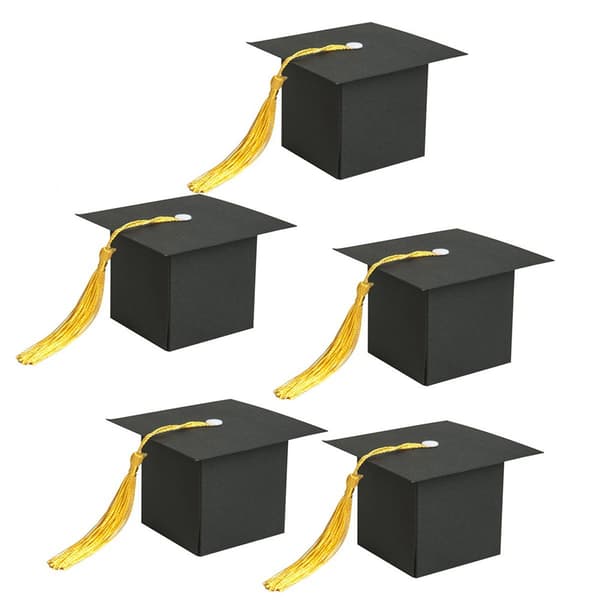 30 st examensgodisaskar i form av examensmössor
