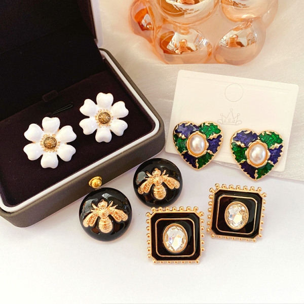 Retro Temperament Exquisite Flower Drop Glaze Enamel Stud Earring