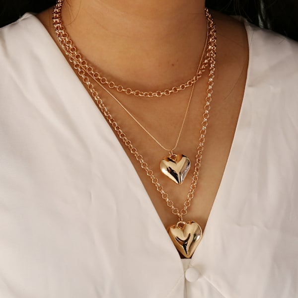 Punk Multilayer Love Heart Pendant Choker Halskæde Cubansk Kæde Ae