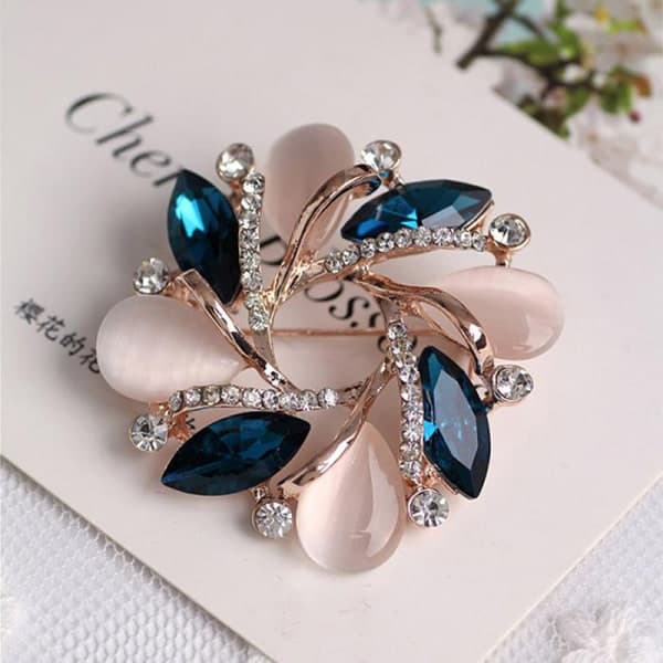 Moderne ny krystal bauhinia broche