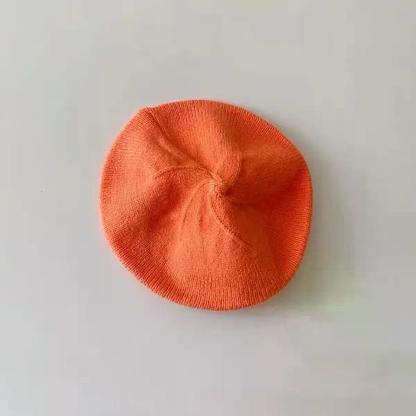 Modern stickad basker för bebisar, enfärgad, varm, orange