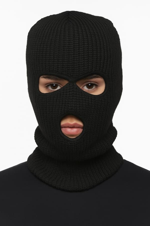 Rånarhuva – Stickad Balaklava med Attityd Svart