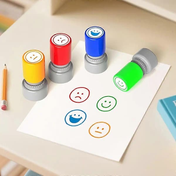 Smiley Face Lærerstempelsett, 4 stk. selvfargende Emoji-stempler for karaktersetting, leksefeedback og klasseromsatferd