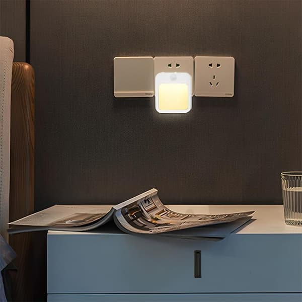 2 stk. Plug-in LED Natlampe med Bevægelsessensor Varm Hvid EU-stik