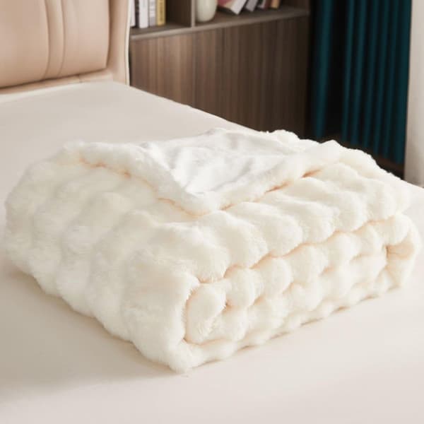 Fluffy, lodden fuskepelspledd, lett koseteppe, 1 hvit del
