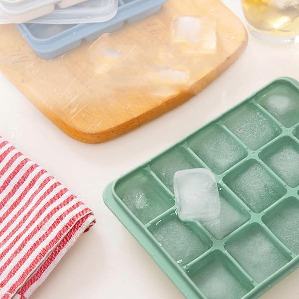 [13]2-Pack Ice Molds 15 Compartments with Silicone Lid – Square Ice Cubes, Easy Release, Stackable