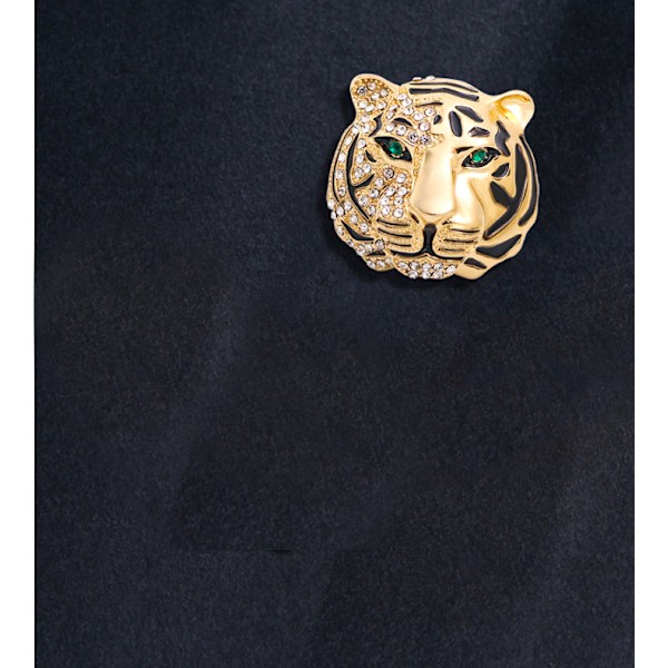 Europeiskt och amerikanskt guld high-end strass borr tiger brosch krage brosch retro herr corsage kläder kostym legering brosch
