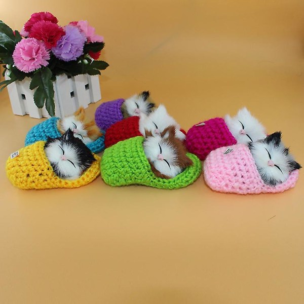 Simulation Cat Ornament Tofflor green closed eyes slippers cat