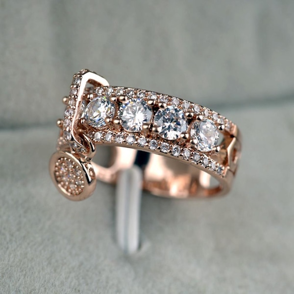 Lyxig ihålig Cubic Zirconia Rund Charm Lady Finger Ring Bröllopssmycken Silver US 11