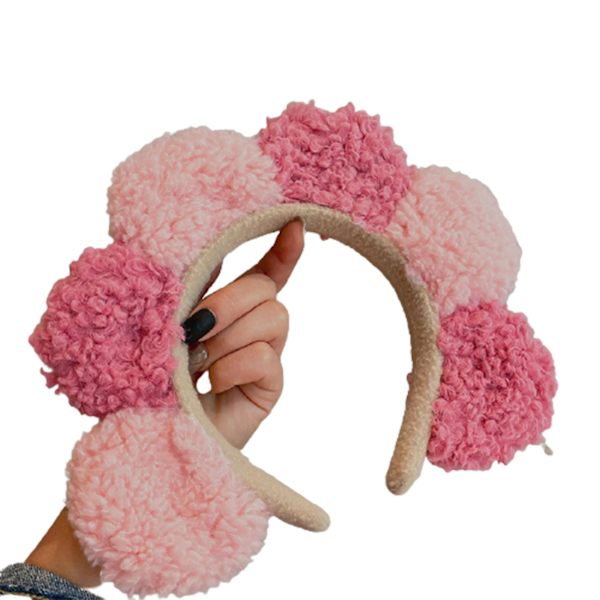 Huvudbåge med färgad plysch Pom Pom hårband för flickor Söt huvudbonad Tillbehör för ansiktsrengöring Rose Red   Pink