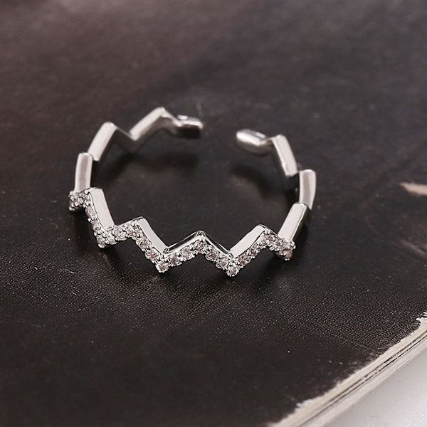 Viehättävä sormus Täydellisen metalliseoksen säädettävä aaltomuotoinen sormus päivittäiseen käyttöön Silver