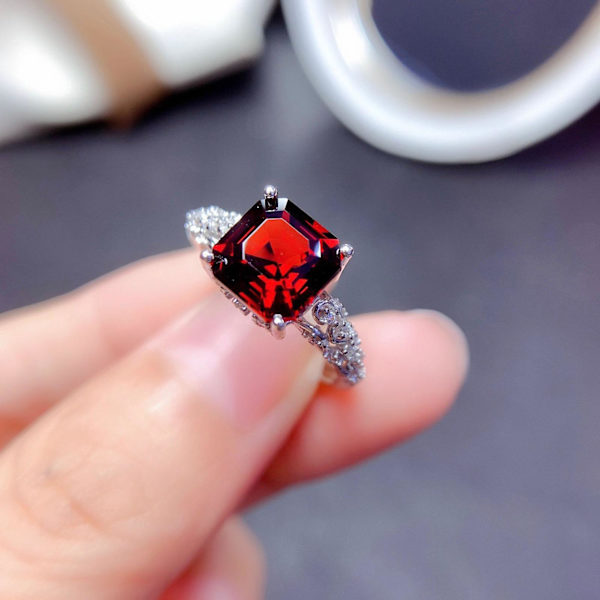 Kvinnor Ring Geometrisk Faux Moissanite Smycken Mode Utseende Öppningsring för bröllop Red